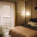Sv Hotel&camp Hotel Lazeshchyna